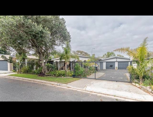 4 BEDROOM HOUSE FOR SALE IN BLOEMHOF